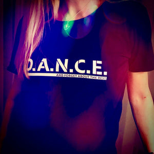 Damen Vintage T - Shirt: "D.A.N.C.E." – Deep Black / Multicolor - Bekleidung - |c|o|l|o|u|r| of the day®
